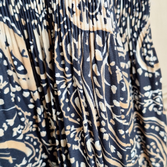 Avenue Blouse Plus Sz22/24 Blk/Tan Paisley Long Sleeves V Neck MiniPleats Cutie - Picture 7 of 12